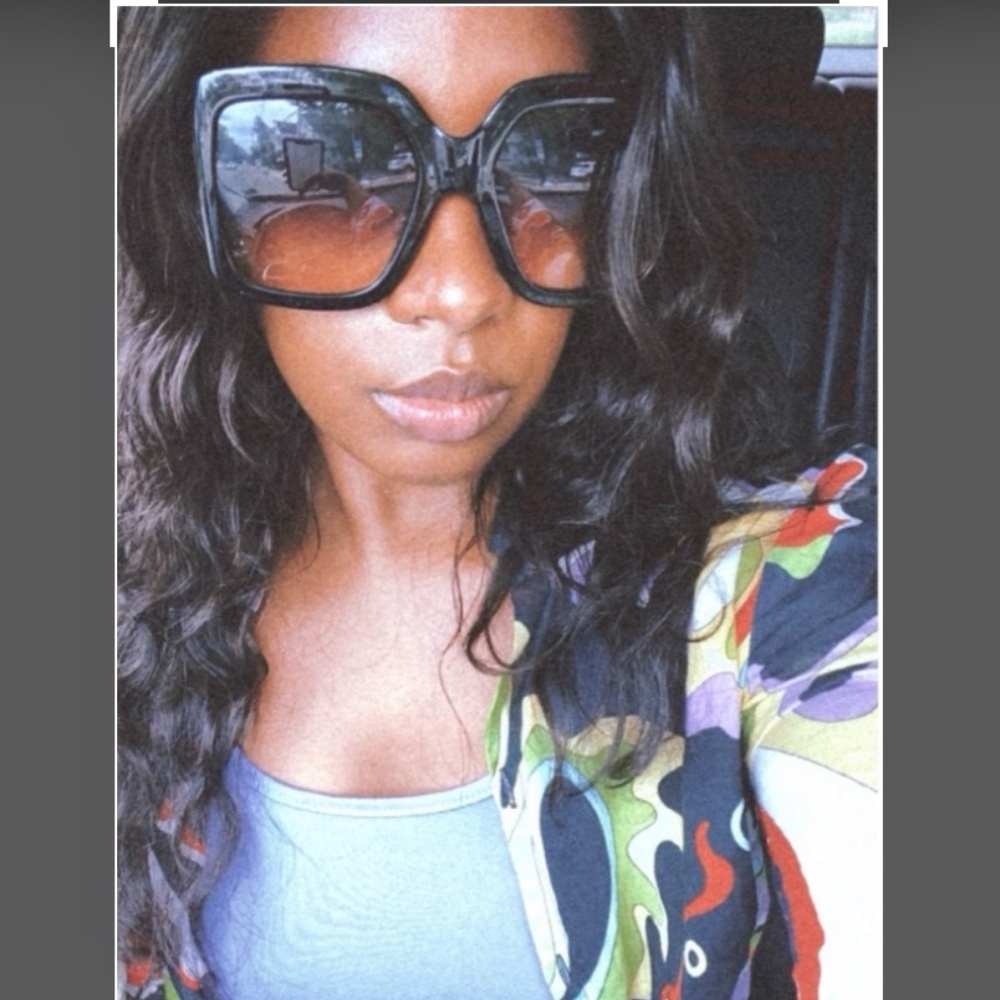 Meet your Posher, Tanasia